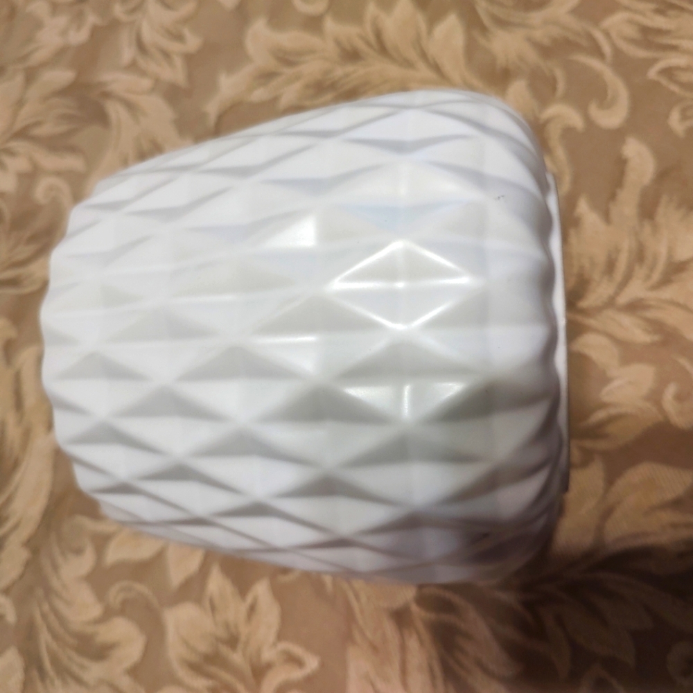▪️🦢▪️Modern Minimalist White Ceramic Geometric Prism Planter - Picture 9 of 13
